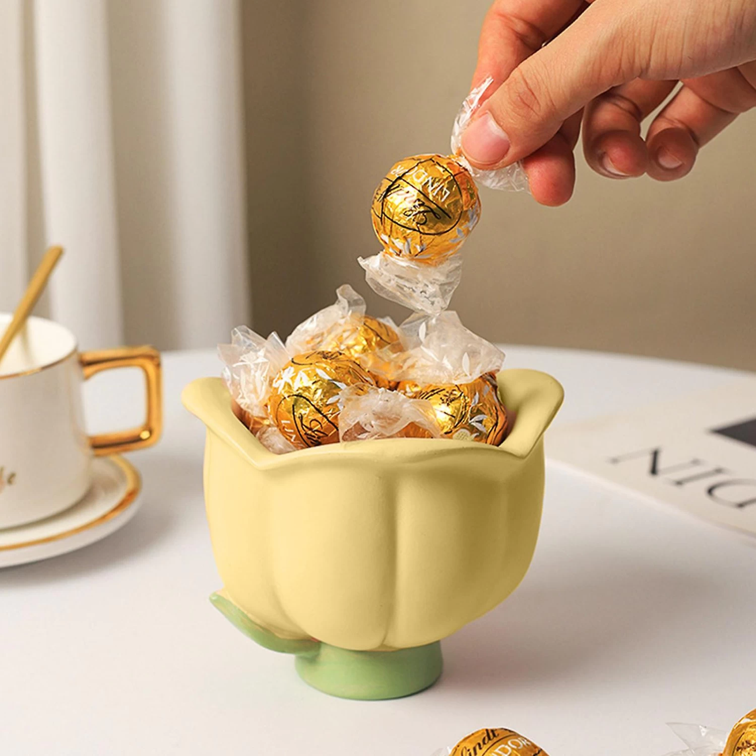 Flower Shape Storage Box Innovative Cute Resin Storage Decorative Ornament For Entryway Desk Dressing Table Convallaria Majalis - Image 4